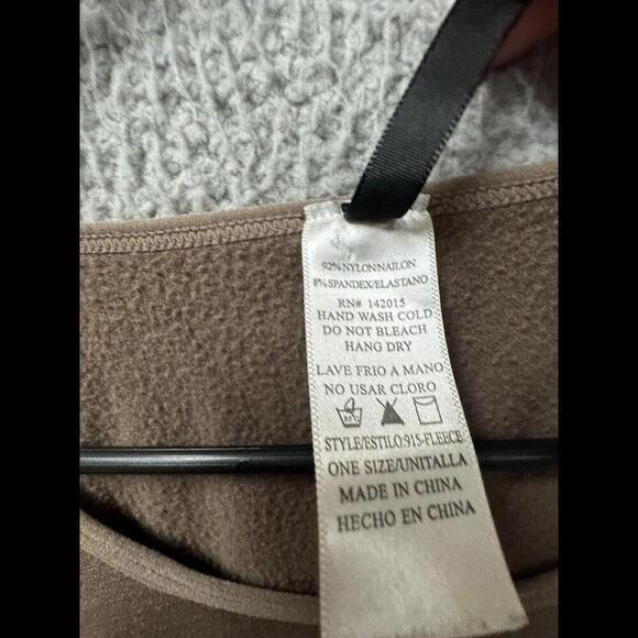 Womens Shirt XS Basic Long Sleeve Top Slim Fit Stretchy Crew Neck - Picture 2 of 9